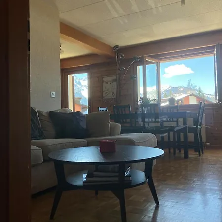 Large With View גריון